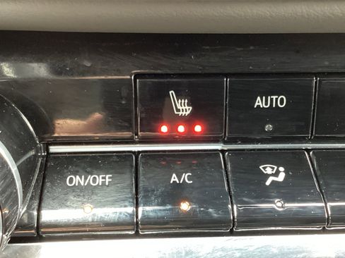 Used 2025 Chevrolet Equinox LT w/ Convenience Package II image 6