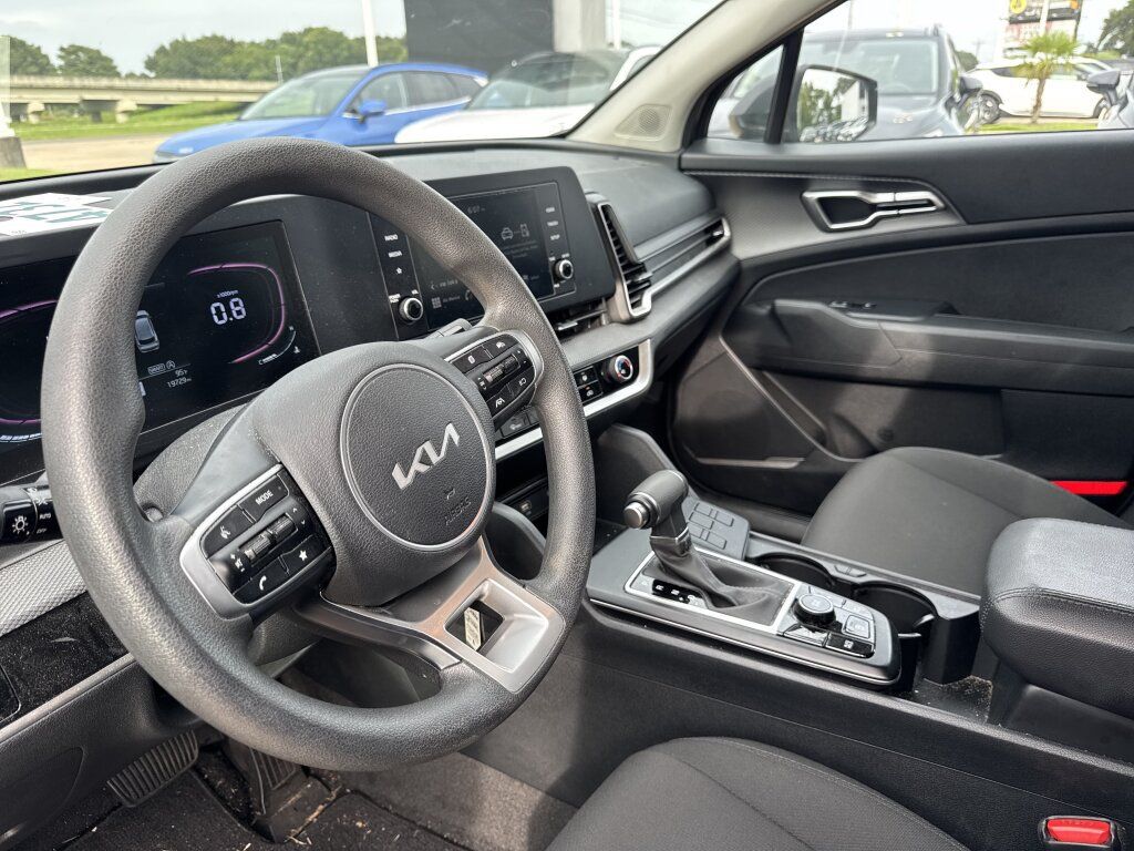 Certified 2024 Kia Sportage LX FWD image 30