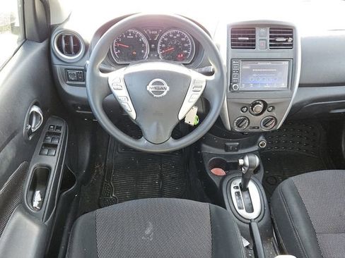 Used 2019 Nissan Versa SV image 5
