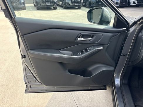 Used 2025 Nissan Rogue SV FWD image 10