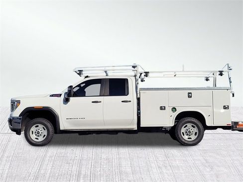 Used 2022 GMC Sierra 2500 Pro w/ Convenience Package image 8