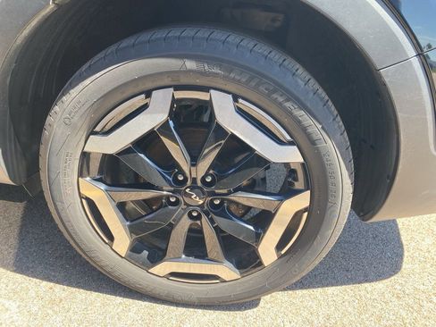 Used 2023 Kia Telluride EX w/ EX Captain's Chair Package image 14