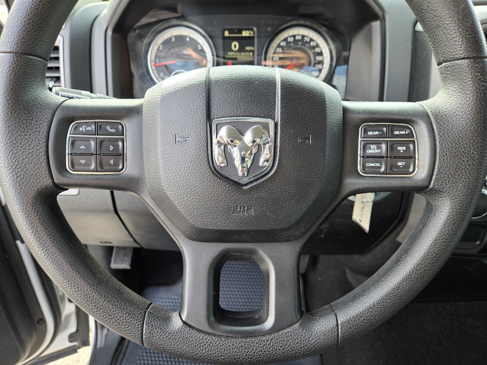 Used 2017 RAM 1500 Express RWD image 15