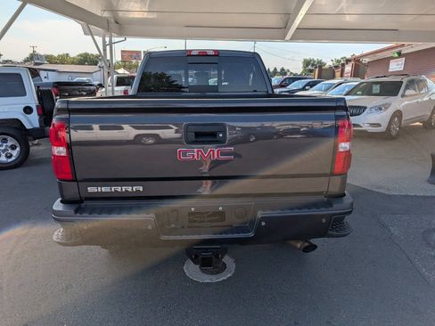 Used 2015 GMC Sierra 2500 Denali w/ Suspension Package, Off-Road AWD/4WD image 6