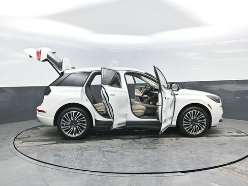 Used 2021 Lincoln Corsair Reserve w/ Equipment Group 201A image 34