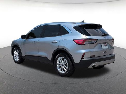 Used 2022 Ford Escape SE w/ Cold Weather Package FWD image 4