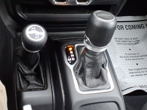 Used 2021 Jeep Gladiator Sport AWD/4WD image 24