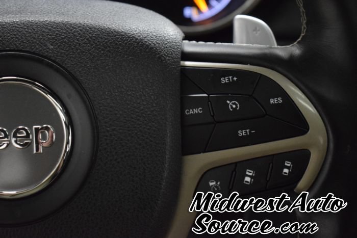 Used 2017 Jeep Grand Cherokee Overland w/ Jeep Active Safety Group AWD/4WD image 17
