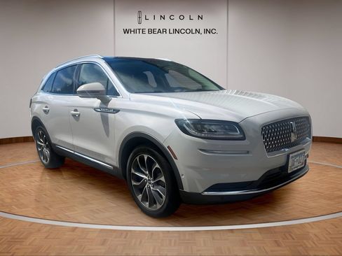 Used 2022 Lincoln Nautilus Reserve w/ Equipment Group 201A FWD image 3