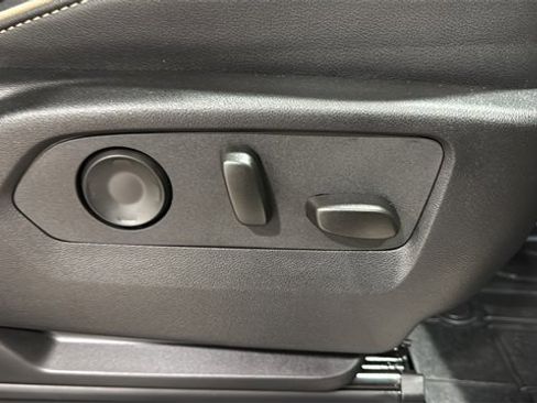 Used 2024 Chevrolet Tahoe Premier w/ Advanced Technology Package image 38