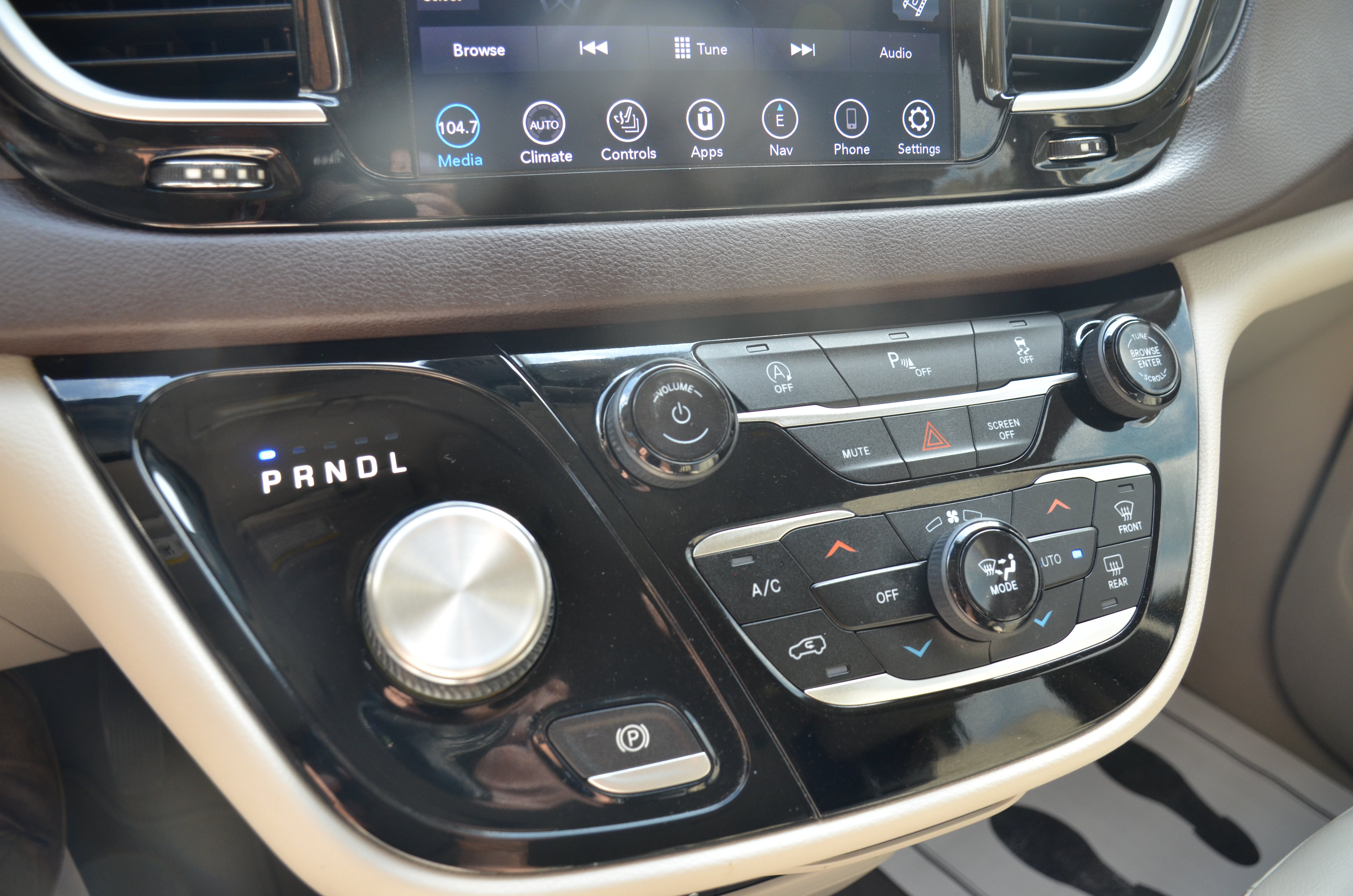 Used 2020 Chrysler Pacifica Touring-L Plus FWD image 59