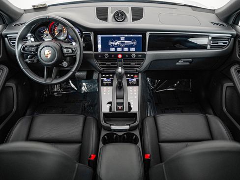 Certified 2026 Porsche Macan AWD/4WD image 13
