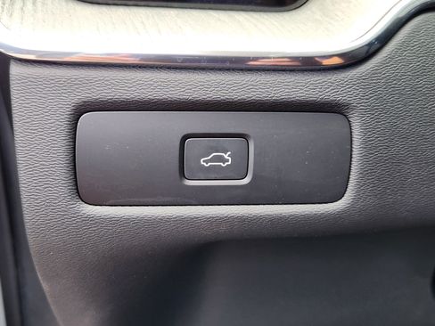Used 2025 Volvo XC60 B5 Ultra w/ Protection Package Premier AWD/4WD image 25