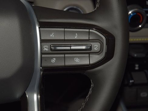 New 2026 Chevrolet Colorado ZR2 w/ Technology Package image 38