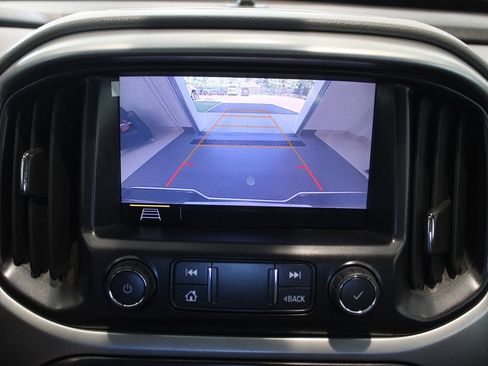 Used 2020 Chevrolet Colorado LT RWD image 18