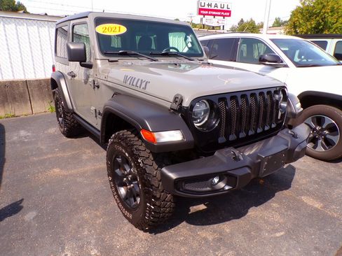 Used 2021 Jeep Wrangler Sport AWD/4WD image 3