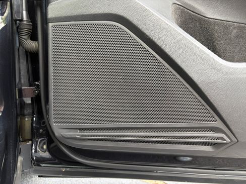 Certified 2023 Volkswagen Tiguan SE R-Line AWD/4WD image 27