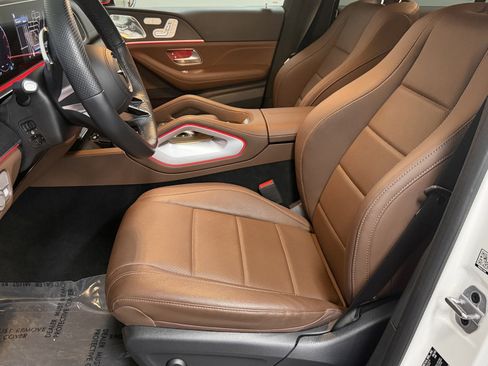 Used 2024 Mercedes-Benz GLS 450 4MATIC image 23