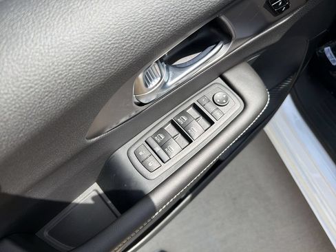 New 2026 Chrysler Pacifica Select FWD image 15