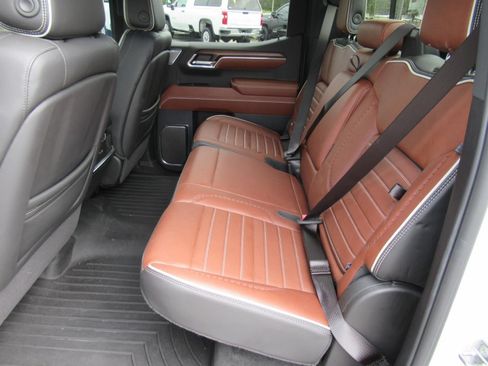 Used 2024 GMC Sierra 1500 Denali Ultimate AWD/4WD image 43