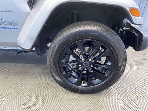 Used 2024 Jeep Wrangler Sahara image 49