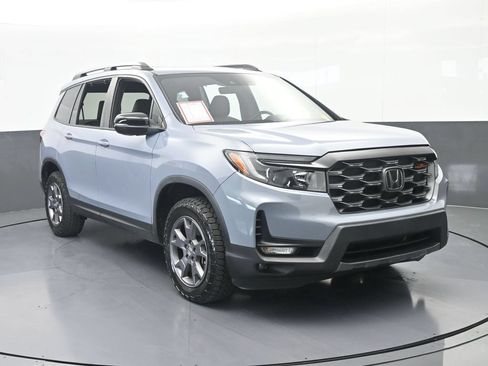Used 2024 Honda Passport TrailSport image 9