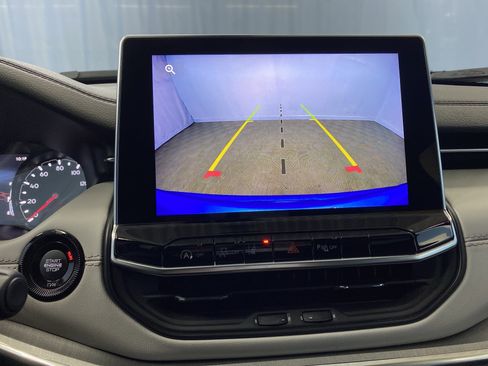 Certified 2024 Jeep Compass Limited image 17