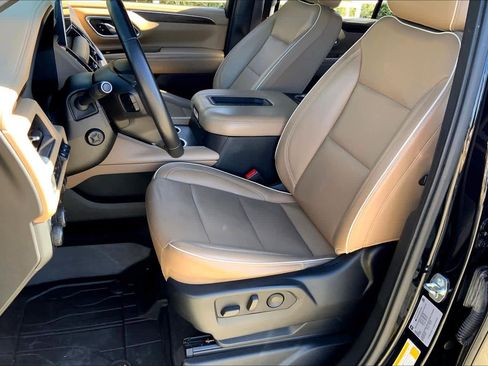 Used 2021 Chevrolet Tahoe Premier w/ Premium Package image 6