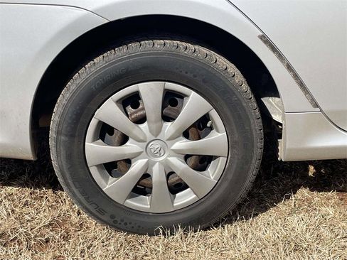 Used 2011 Toyota Corolla LE image 6