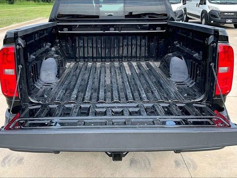 Used 2021 Chevrolet Colorado Z71 w/ Safety Package RWD image 14