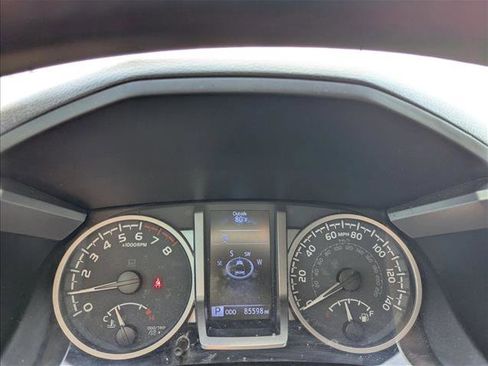 Used 2021 Toyota Tacoma Limited image 12