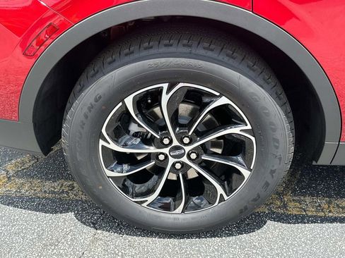 New 2025 Lincoln Nautilus Premier w/ Equipment Group 102A image 17