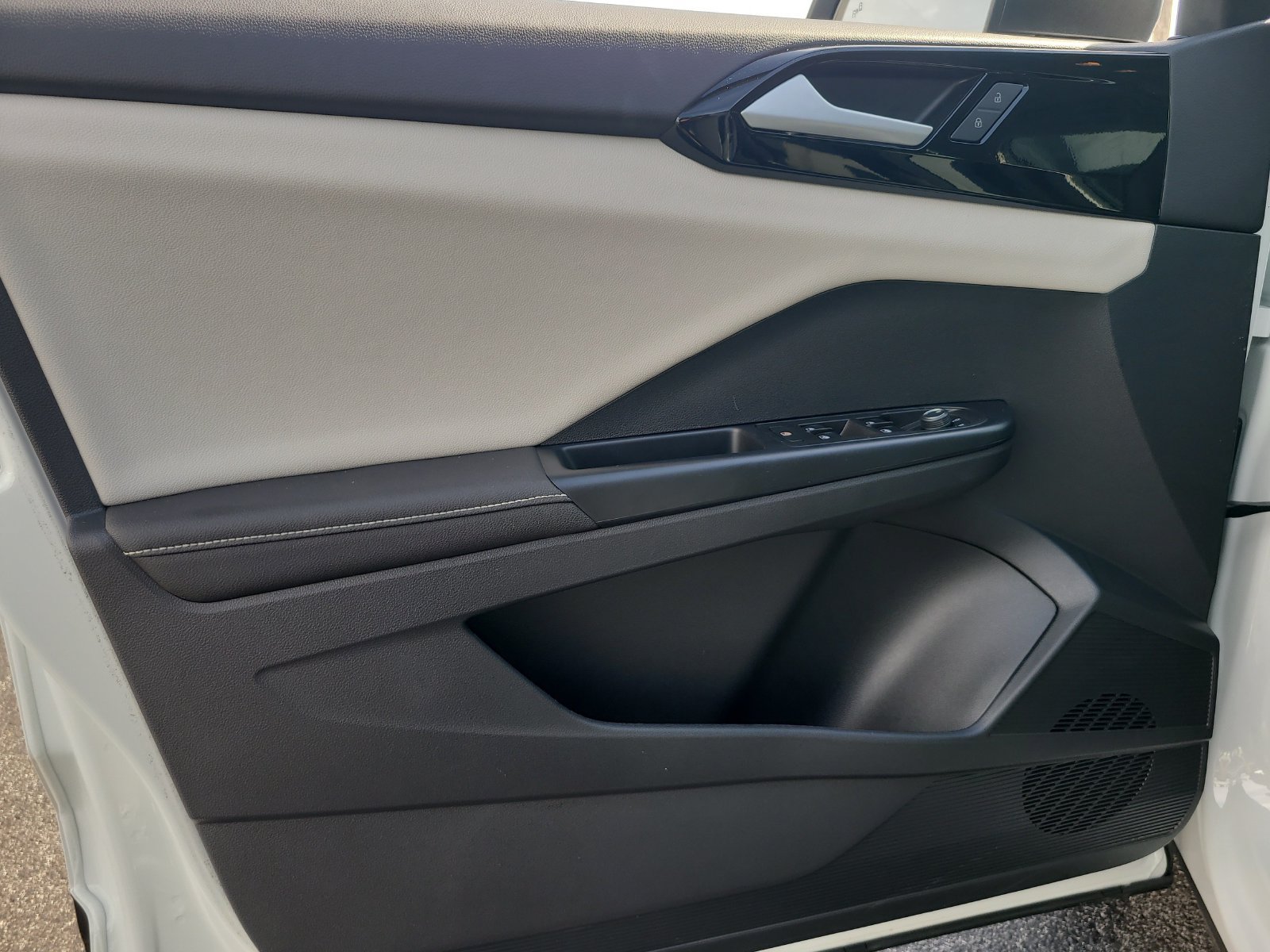 Certified 2026 Volkswagen Taos S FWD image 13