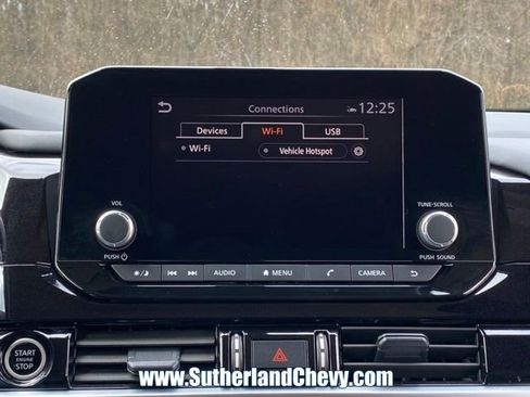 Used 2024 Nissan Pathfinder SV AWD/4WD image 28