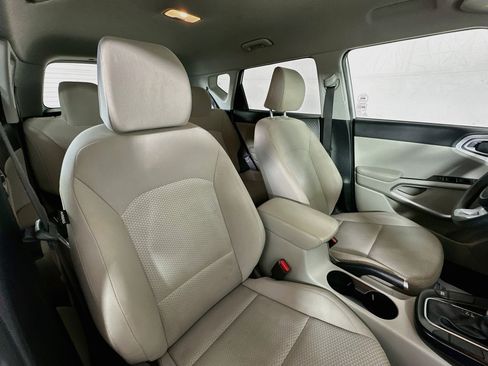 Used 2020 Kia Soul LX FWD image 25