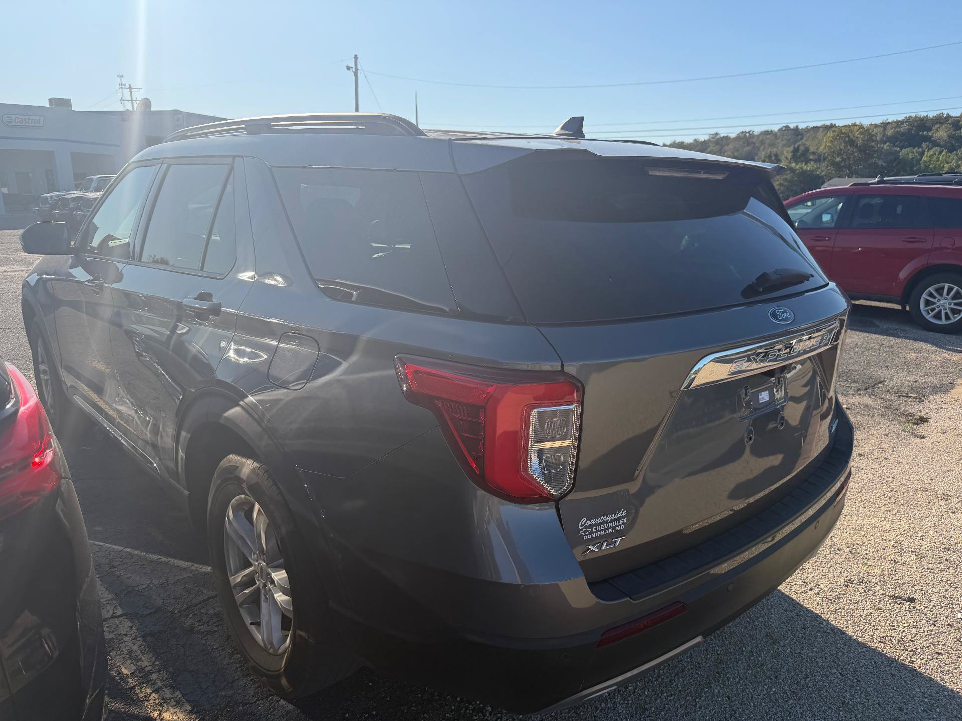 Used 2023 Ford Explorer XLT w/ Equipment Group 202A AWD/4WD image 4