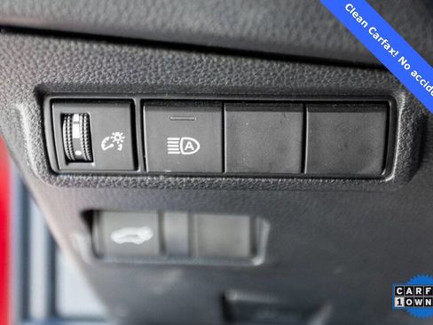 Used 2022 Toyota Corolla Cross XLE image 18