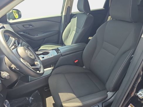 Used 2024 Nissan Rogue S FWD image 14