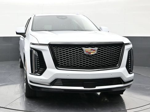 Certified 2026 Cadillac Escalade ESV Platinum Sport AWD/4WD image 8