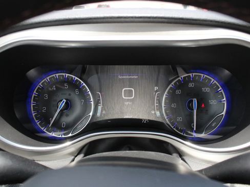 Used 2026 Chrysler Pacifica Pinnacle FWD image 10