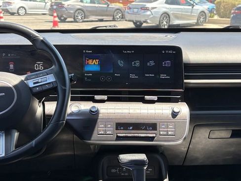 Used 2025 Hyundai Kona SEL FWD image 18