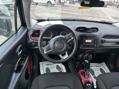 Used 2016 Jeep Renegade Trailhawk image 5