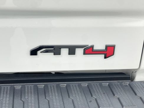 Used 2023 GMC Sierra 1500 AT4 w/ Technology Package image 41
