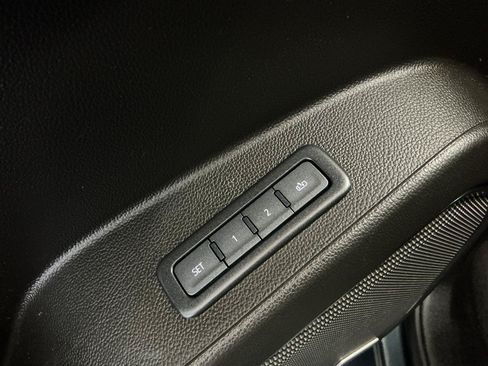 Used 2019 Chevrolet Tahoe Premier AWD/4WD image 25