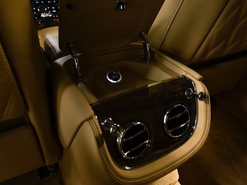 Used 2017 Bentley Mulsanne RWD image 24