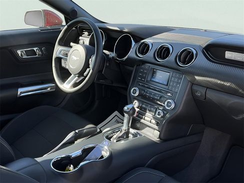 Used 2015 Ford Mustang Coupe image 18