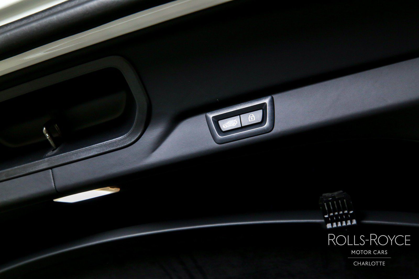 Used 2025 Rolls-Royce Cullinan AWD/4WD image 27
