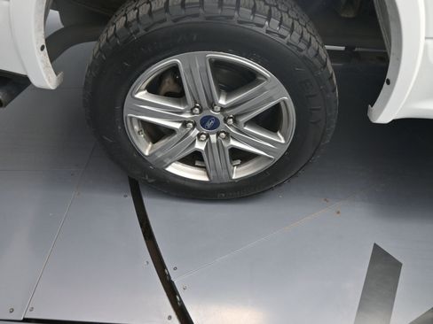 Used 2019 Ford F150 Lariat w/ Equipment Group 502A Luxury image 20