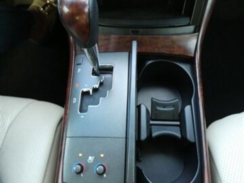 Used 2011 Toyota Avalon Limited image 29