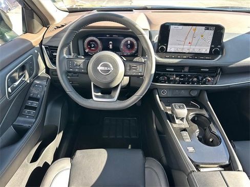 Used 2023 Nissan Rogue Platinum w/ Platinum Premium Package image 10